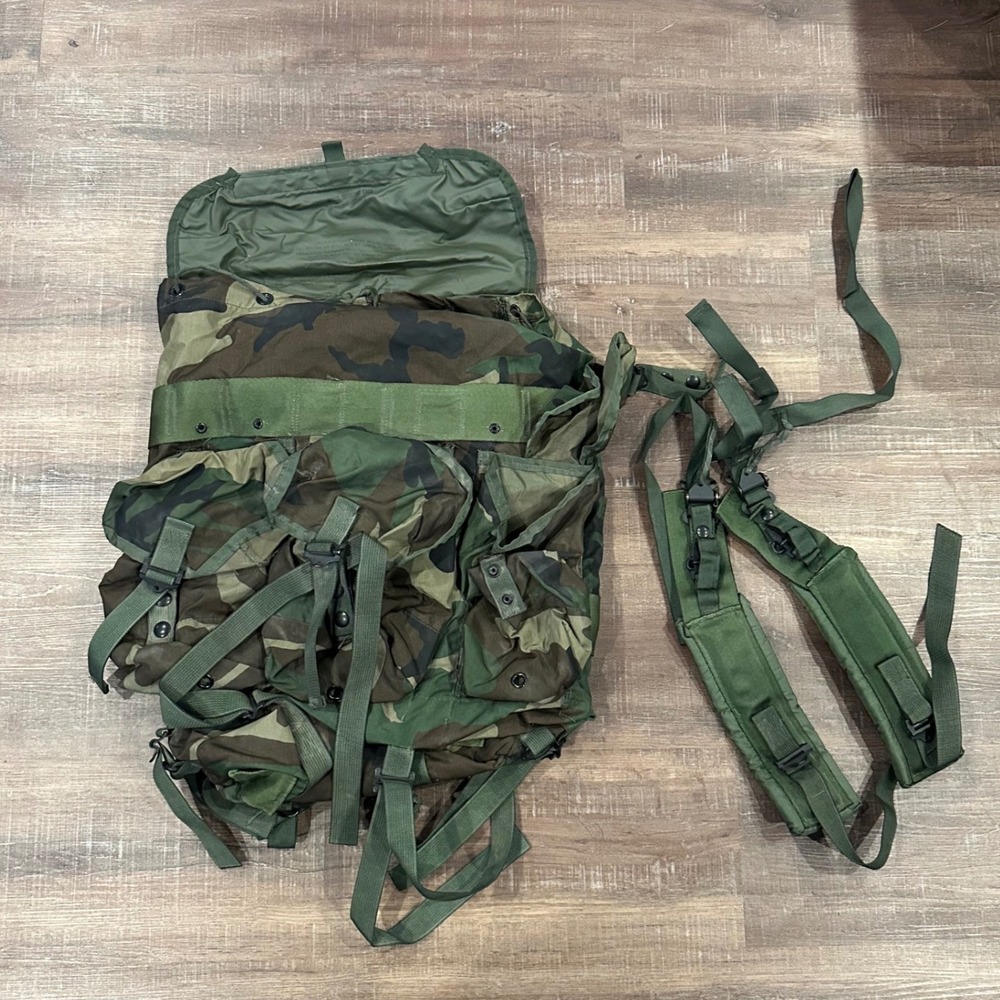 USGI Radio Carrying Case ALICE Pack Woodland Camo Medium Combat Rucksack M81
